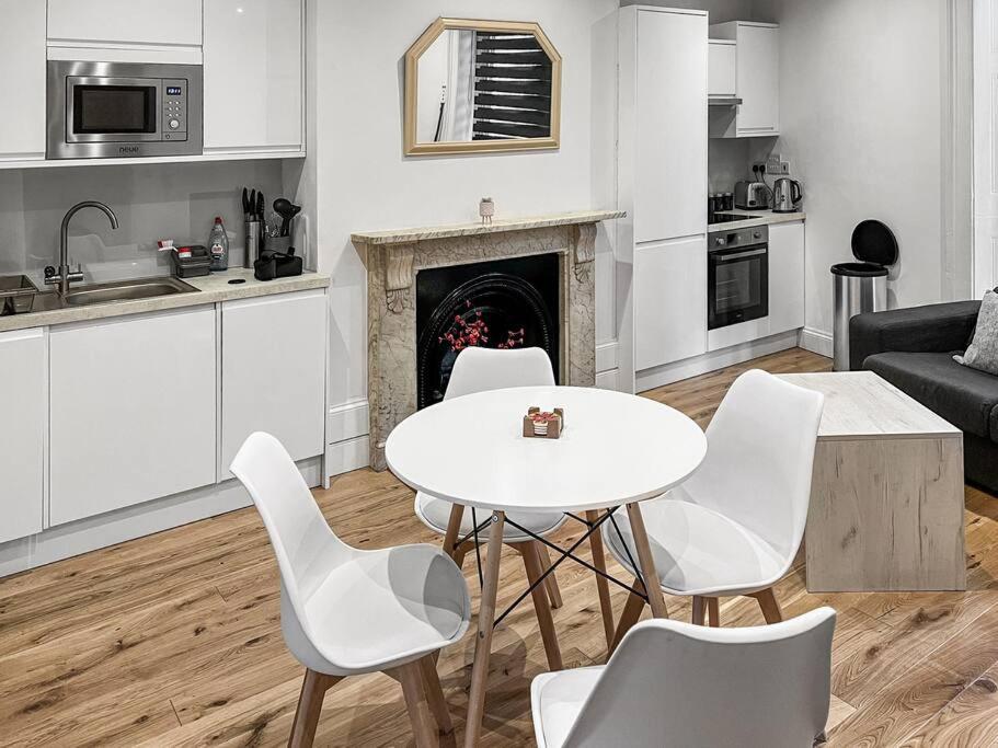 Bright And Spacious 1-Bdr Flat W/ Free Parking Reading Exterior photo