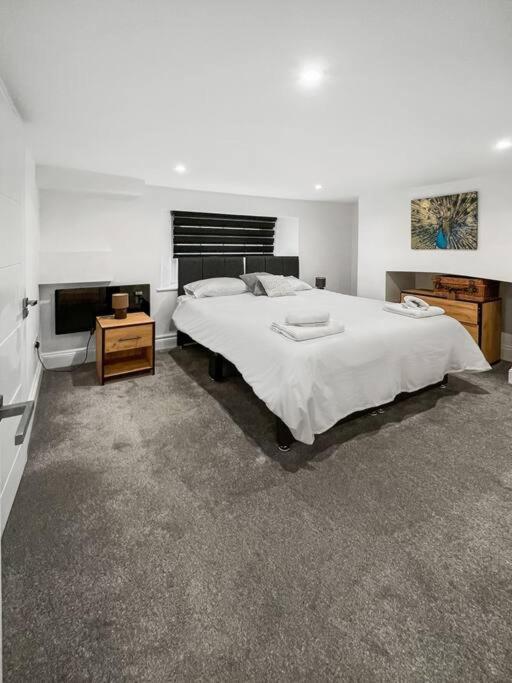 Bright And Spacious 1-Bdr Flat W/ Free Parking Reading Exterior photo